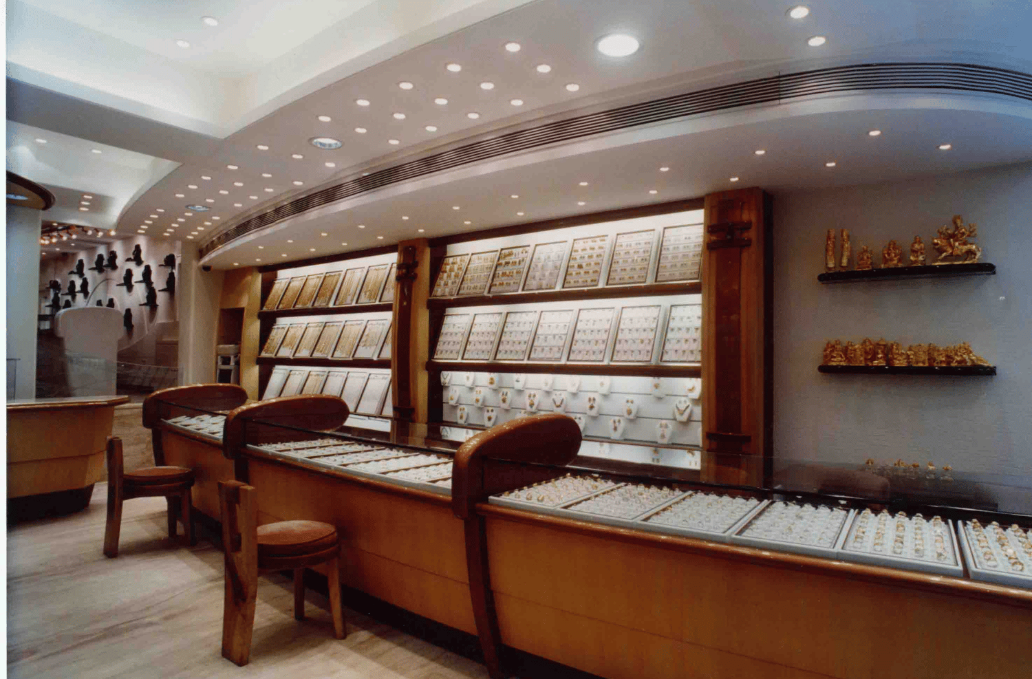 Manu Bhai Jewellers gallery 3