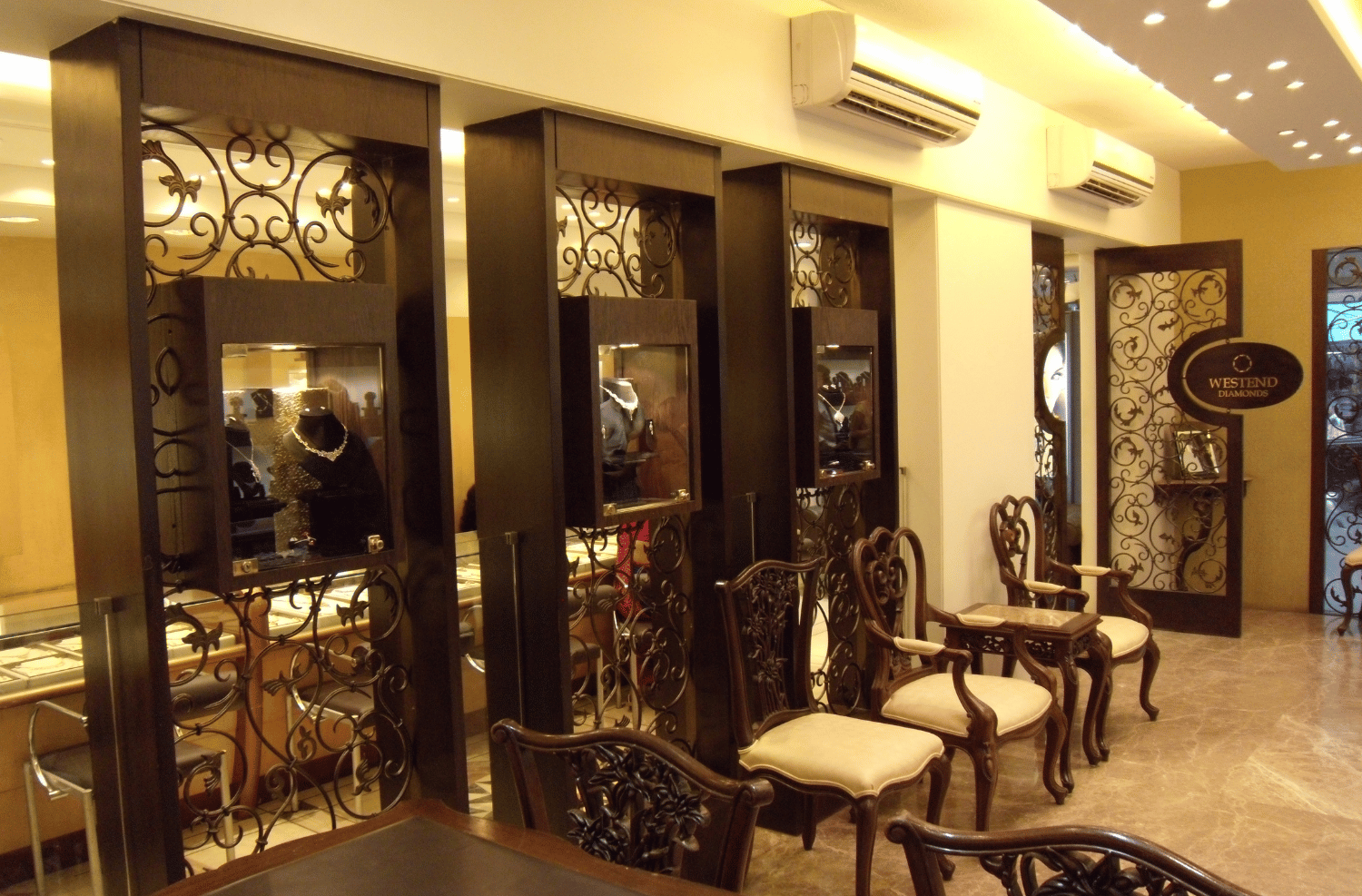 Manu Bhai Jewellers gallery 4