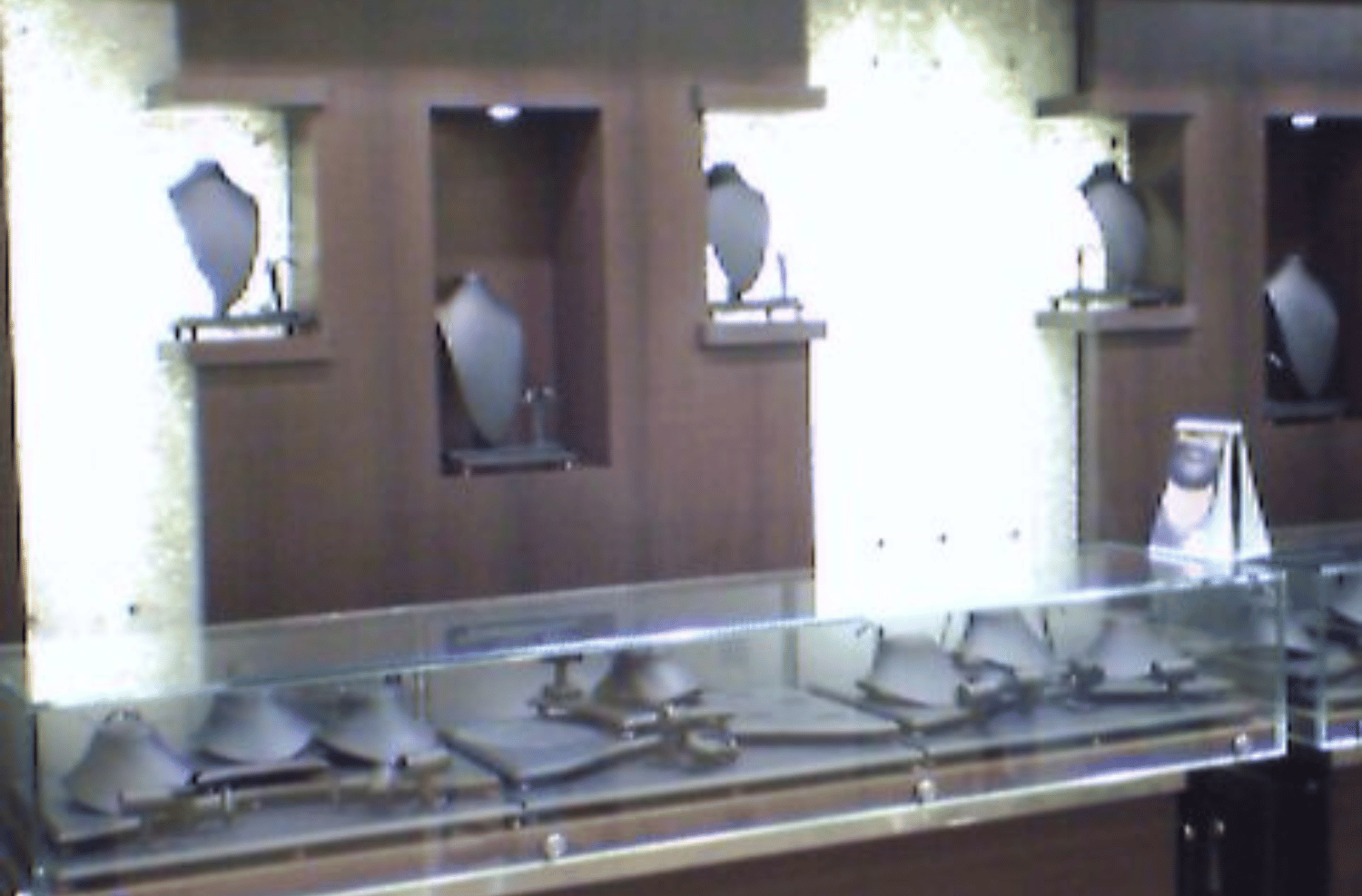 Om Jewellers gallery 4